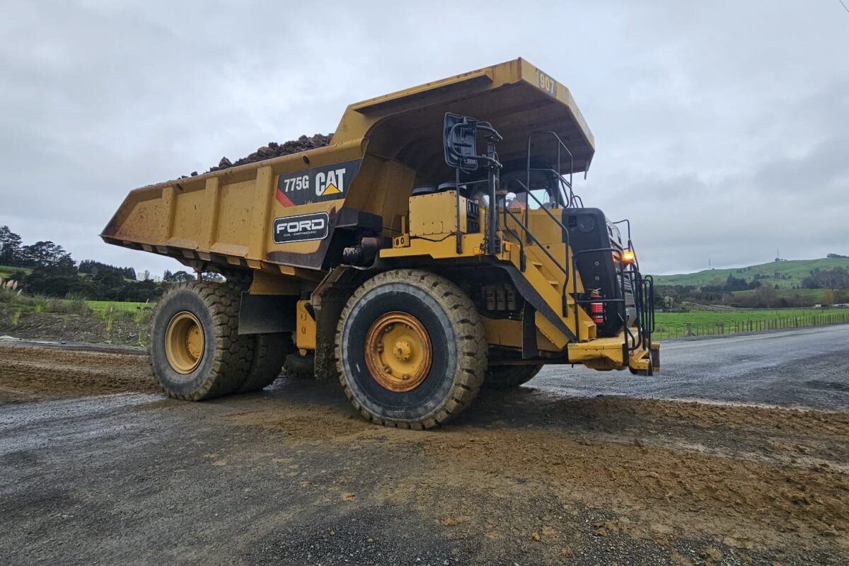 775G Rigid hauling