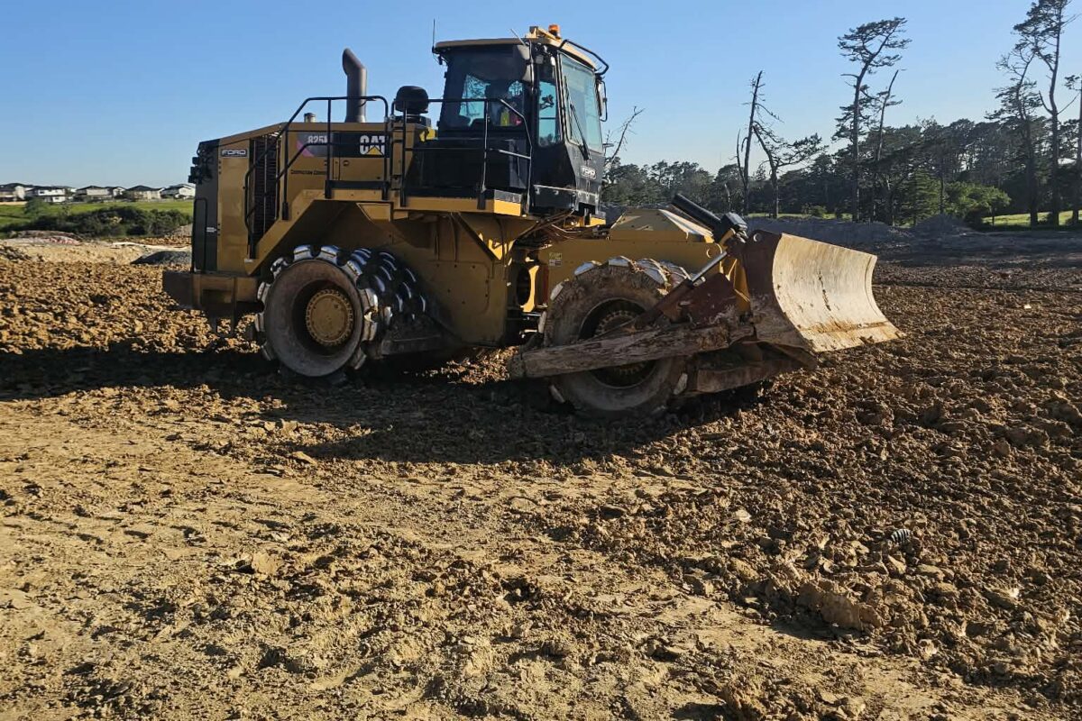 825K Compacting blade up