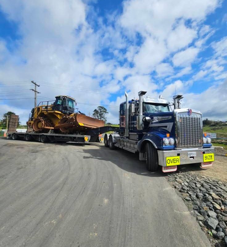 Kenworth & 825K