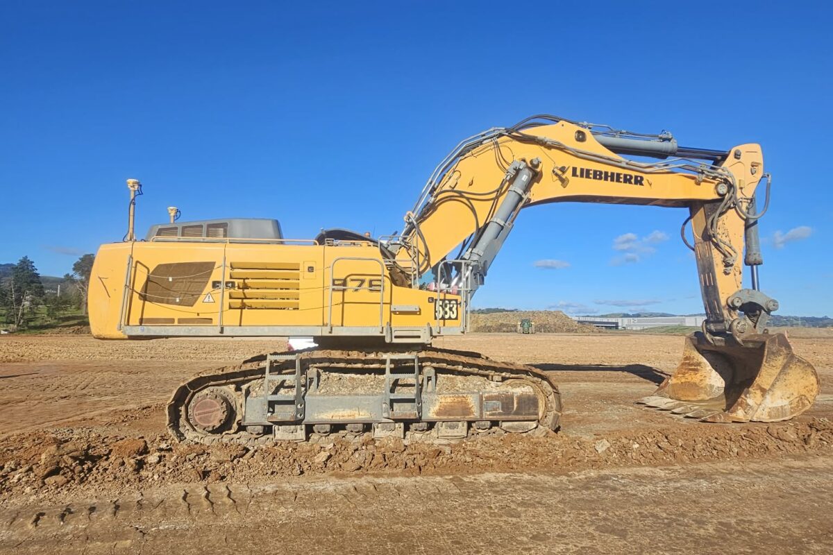 Liebherr R976